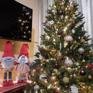 Kunstkuusk VERSAILLES ehetes ja päkapikud